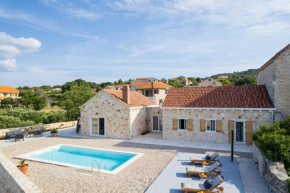 NEW! Stone Villa Olim Civitas with 3 bedrooms, private pool, and sea views